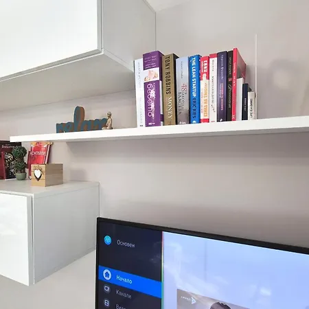 Quiet Nordic Nest Near Center & West Park By Keybox Apartment *